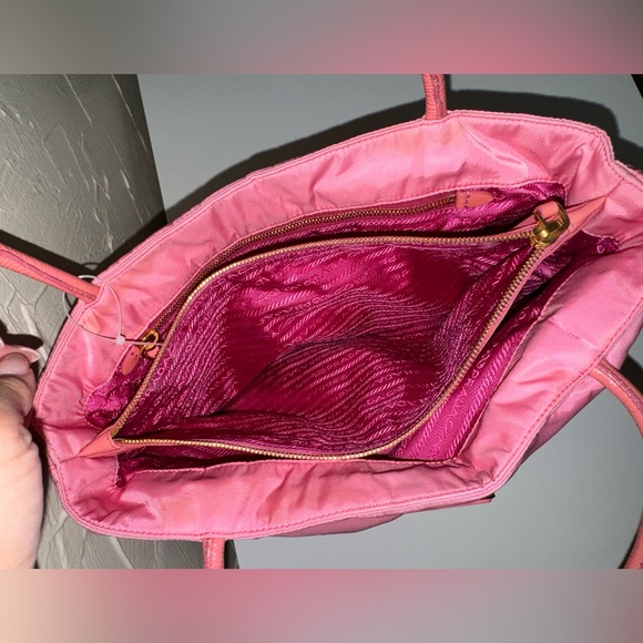 Prada vintage nylon pink shoulder bag authentic - Picture 9 of 10